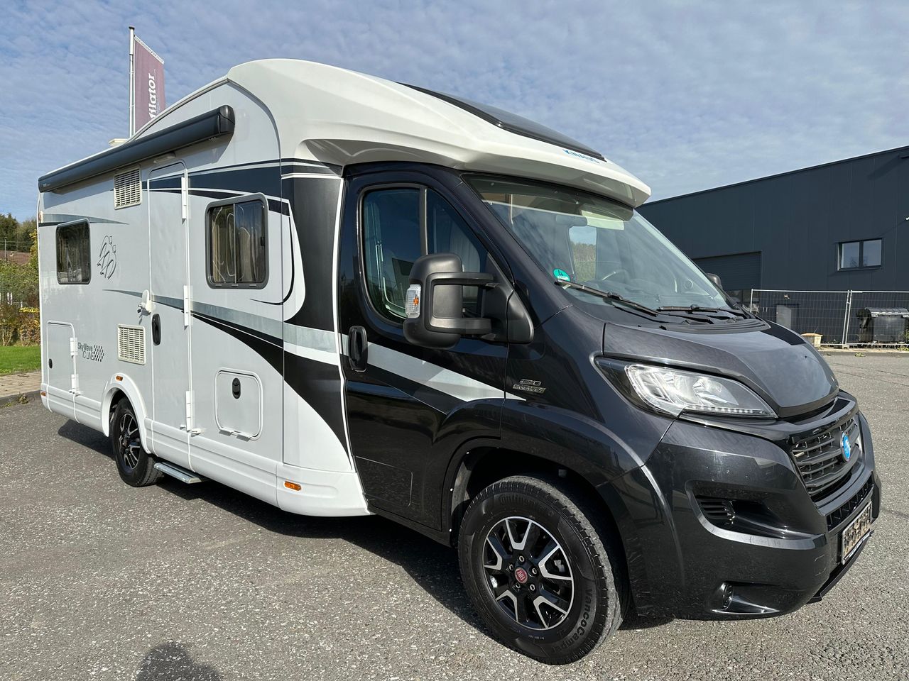 Knaus Sky Wave 650   - Foto 1