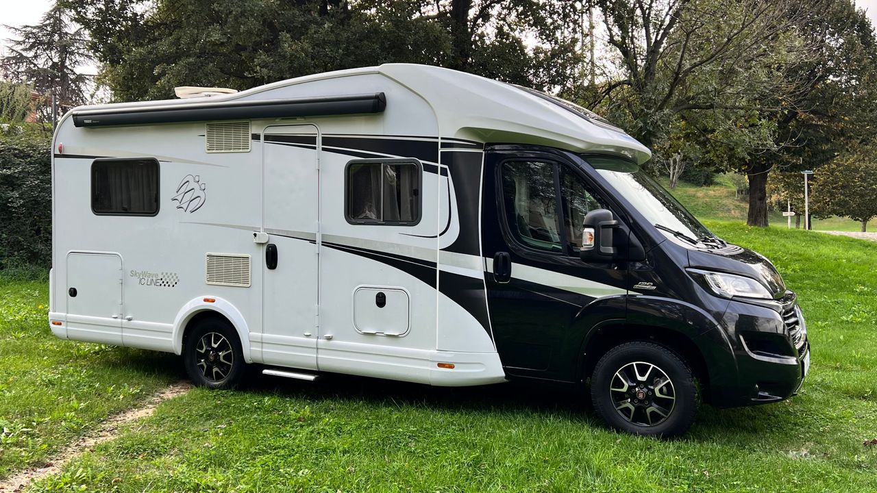 Knaus Sky Wave 650   - Foto 1