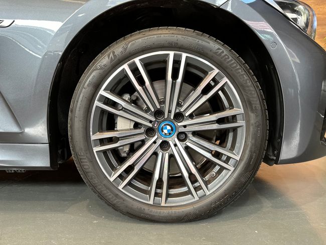 BMW Serie 3 Touring 330e  Xdrive M sport   - Foto 10