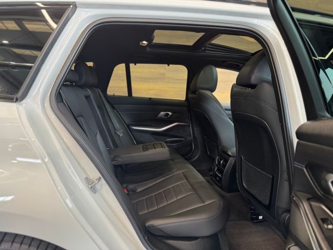 BMW Serie 3 330d Xdrive Touring M   - Foto 15