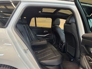 BMW Serie 3 330d Xdrive Touring M   - Foto 15