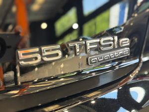 Audi Q8 55 TFSIe Quattro  Black Line  380 cv   - Foto 27