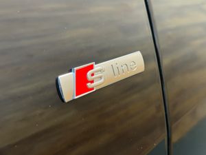 Audi Q8 55 TFSIe Quattro  Black Line  380 cv   - Foto 25