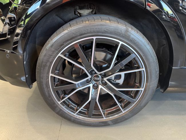 Audi Q8 55 TFSIe Quattro  Black Line  380 cv   - Foto 14