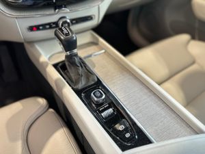 Volvo XC60 T5 2.0 AWD INSCRIPTION   - Foto 17