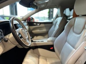 Volvo XC60 T5 2.0 AWD INSCRIPTION   - Foto 12
