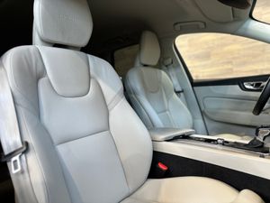 Volvo XC60 T5 2.0 AWD INSCRIPTION   - Foto 29