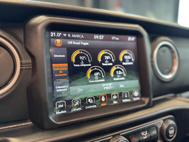 Jeep Wrangler 2.0T GME Sahara 8ATX 272cv    - Foto 23