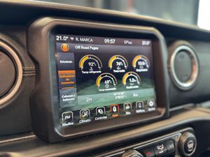 Jeep Wrangler 2.0T GME Sahara 8ATX 272cv    - Foto 23