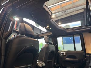 Jeep Wrangler 2.0T GME Sahara 8ATX 272cv    - Foto 16