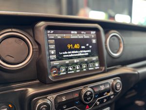 Jeep Wrangler 2.0T GME Sahara 8ATX 272cv    - Foto 18