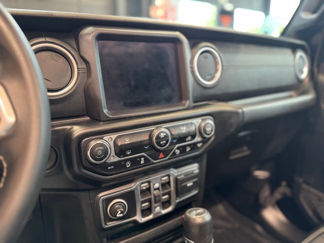 Jeep Wrangler 2.0T GME Sahara 8ATX 272cv    - Foto 19