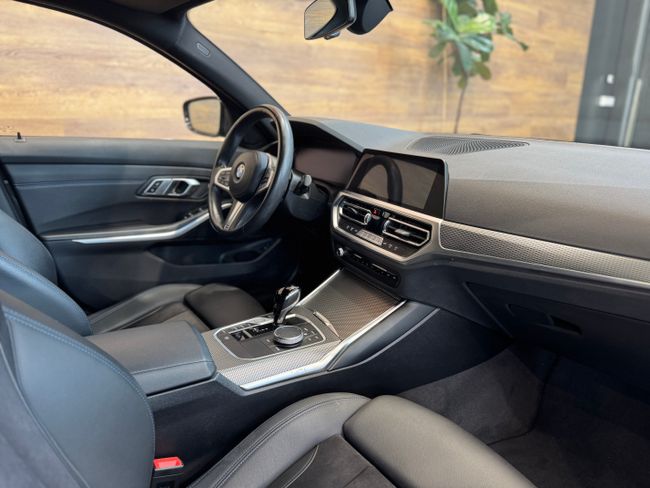 BMW Serie 3 330i Touring  Pack M 258 cv   - Foto 9