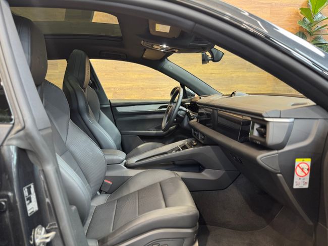 Porsche Macan 4 ELECTRIC   - Foto 13