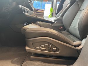Porsche Macan 4 ELECTRIC   - Foto 20