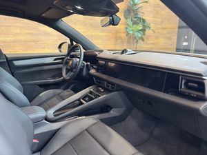 Porsche Macan 4 ELECTRIC   - Foto 14