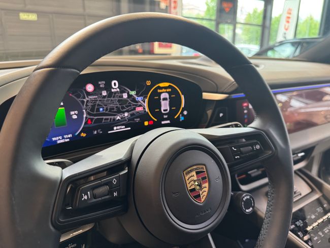 Porsche Macan 4 ELECTRIC   - Foto 18