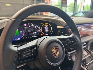 Porsche Macan 4 ELECTRIC   - Foto 18