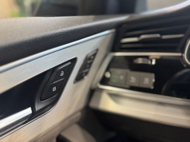 Audi Q8 55 TFSIe Quattro  Black Line  380 cv   - Foto 27