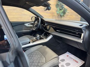 Audi Q8 55 TFSIe Quattro  Black Line  380 cv   - Foto 8