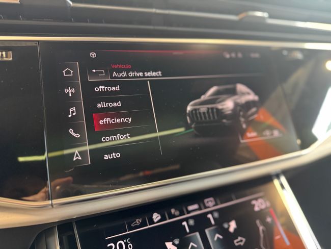 Audi Q8 55 TFSIe Quattro  Black Line  380 cv   - Foto 23