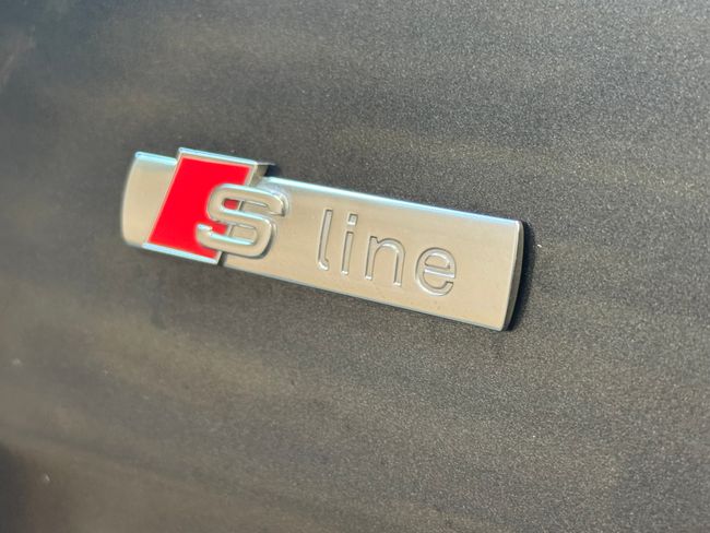 Audi Q8 55 TFSIe Quattro  Black Line  380 cv   - Foto 29