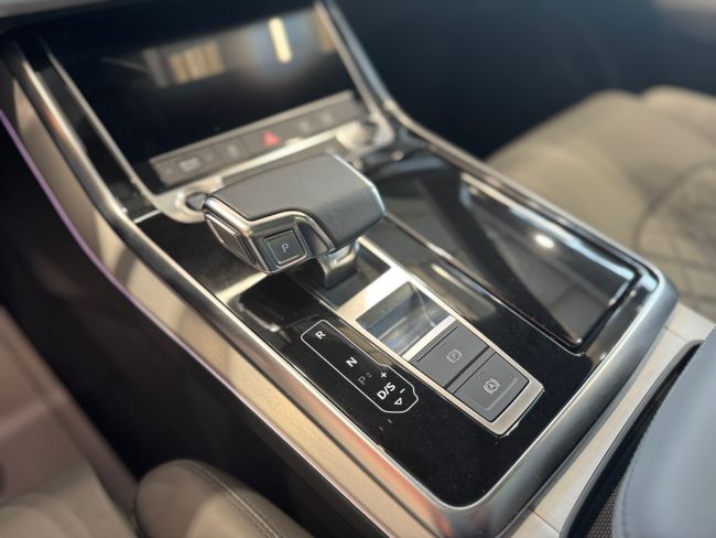 Audi Q8 55 TFSIe Quattro  Black Line  380 cv   - Foto 22