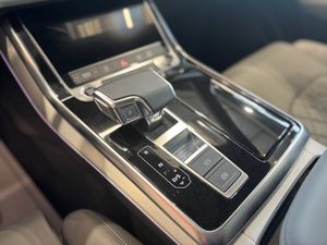 Audi Q8 55 TFSIe Quattro  Black Line  380 cv   - Foto 22