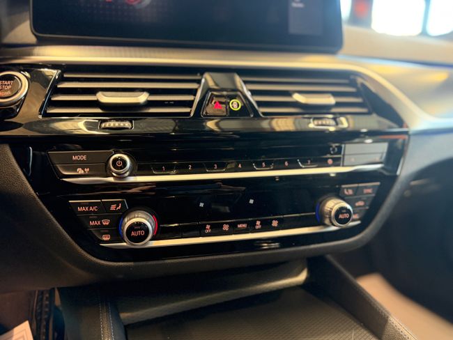 BMW Serie 5 520D xDrive  Touring Pack M Sport  - Foto 14