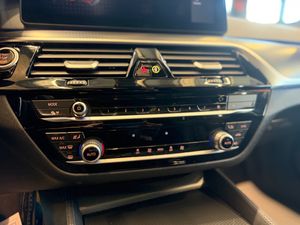 BMW Serie 5 520D xDrive  Touring Pack M Sport  - Foto 14