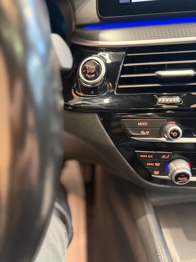 BMW Serie 5 520D xDrive  Touring Pack M Sport  - Foto 18