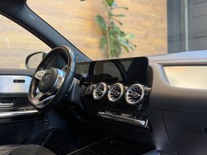 Mercedes EQA 300 Amg 4 Matic 228 cv  - Foto 13