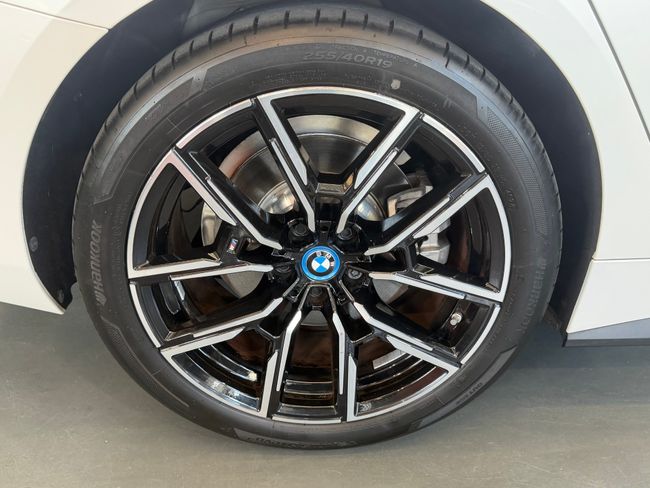 BMW i4 eDrive 4.0  - Foto 12