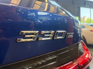 BMW Serie 3 330e  xDrive Touring 292 cv M sPORT  - Foto 9