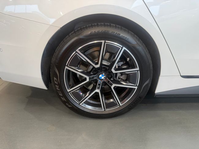 BMW i4 4.0 eDrive M Sport  - Foto 9