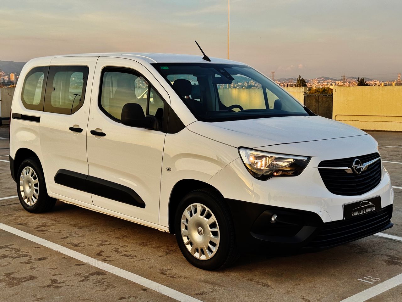 Opel Combo 1.5 TD EXPRESSION L 100cv   - Foto 1