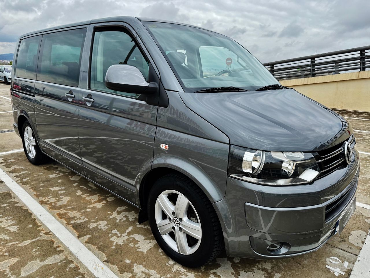 Volkswagen Multivan 2.0 BiTDi 180cv HIGHLINE con CÁMARA TRASERA, 7 PLAZAS...   - Foto 1