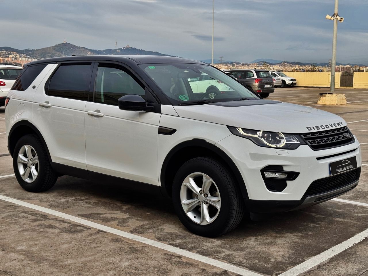 Land-Rover Discovery Sport 2.0L TD4 150CV 4x4 HSE 7 PLAZAS con TECHO SOLAR, CUERO...   - Foto 1