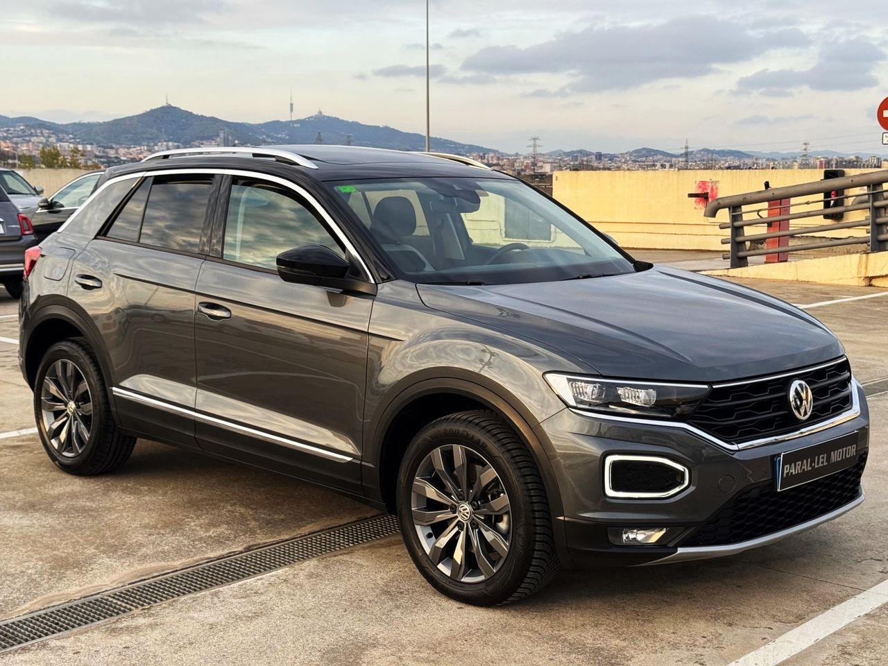 Volkswagen T-Roc 2.0 TSi SPORT 4MOTION DSG 190cv con 25.000 kms y TECHO PANORÁMICO...   - Foto 1