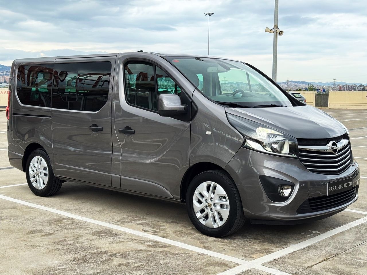 Opel Vivaro 1.6 CDTI 145cv L1 8 PLAZAS con NAVEGADOR, CÁMARA TRASERA...   - Foto 1