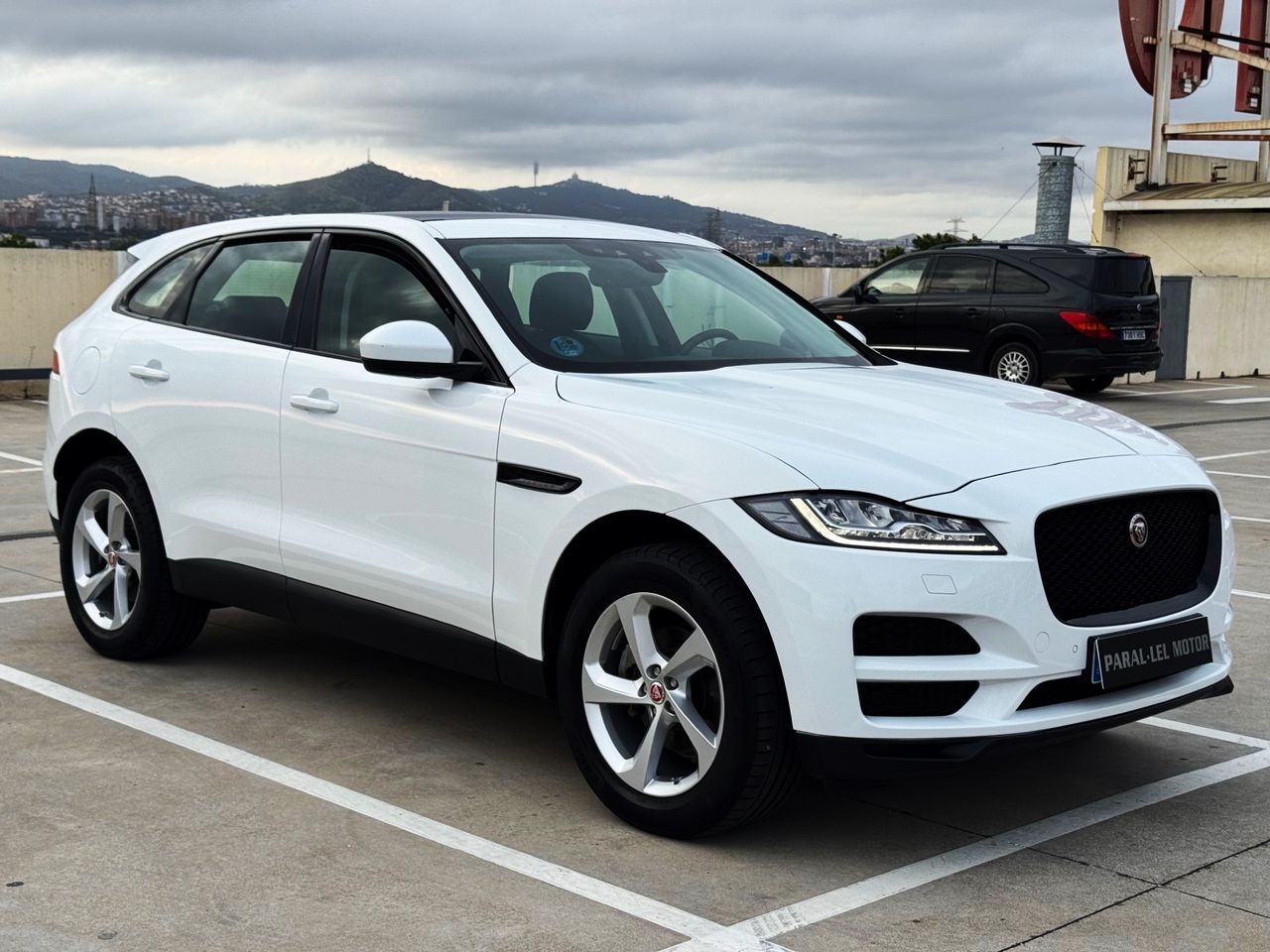 Jaguar F-Pace 2.0L i4D 180cv PRESTIGE AUTOMÁTICO con TECHO SOLAR, CUERO COMPLETO...   - Foto 1