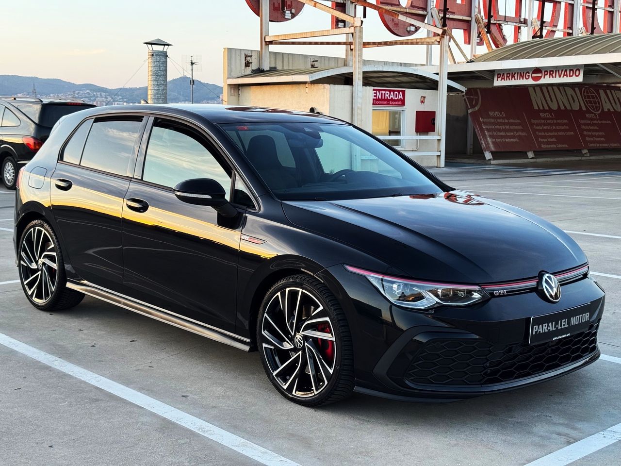 Volkswagen Golf 2.0 TSI 245CV DSG con NAVEGADOR, LLANTA 19