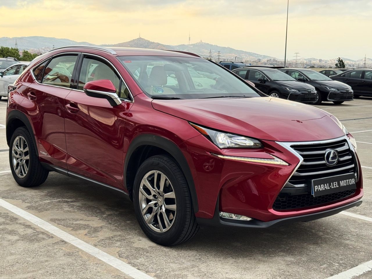 Lexus NX 2.5 300h EXECUTIVE 4WD MUY CUIDADO!   - Foto 1