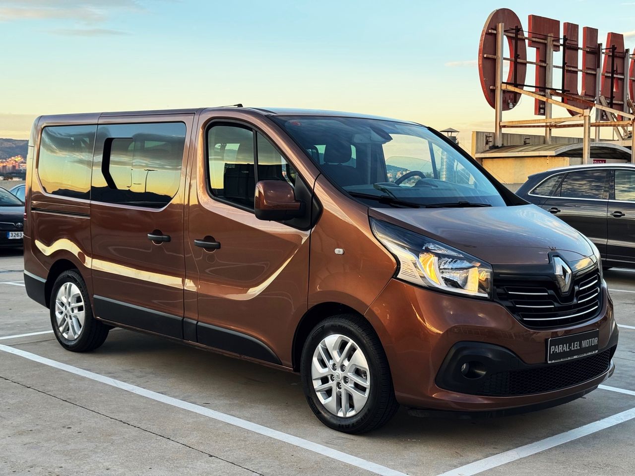 Renault Trafic Combi 1.6 DCi 9 PLAZAS con CÁMARA TRASERA, DOBLE PUERTA LATERAL...   - Foto 1