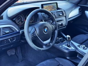 BMW Serie 1 118d M PACK AUTOMÁTICO con  NAVEGADOR, ASIENTOS DEPORTIVOS...   - Foto 2