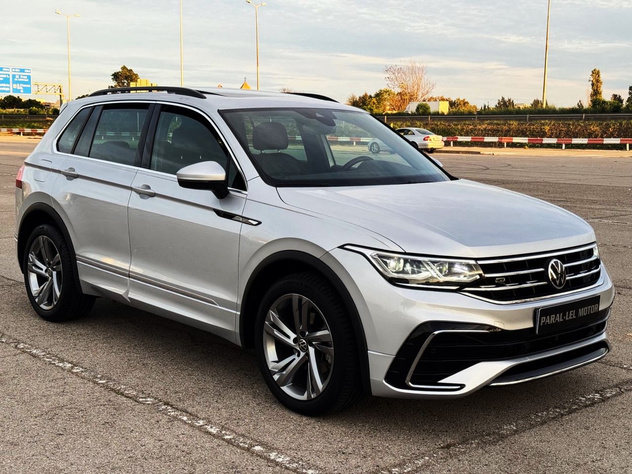 Volkswagen Tiguan R LINE 2.0 TDi DSG con TECHO PANORÁMICO, CÁMARA...   - Foto 1