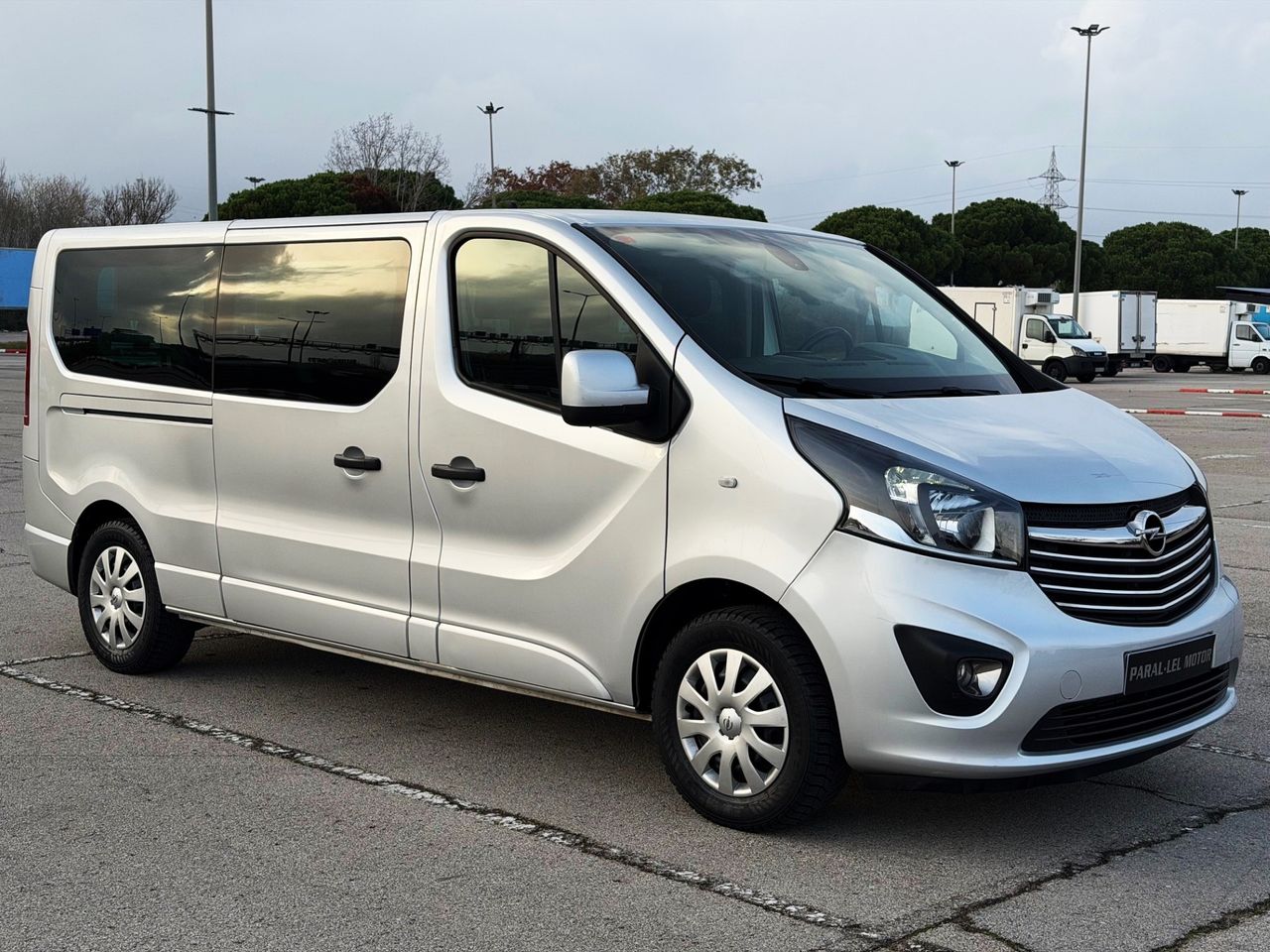 Opel Vivaro 1.6 CDTi 125cv 9 PLAZAS con NAVEGADOR, USB + AUX...  - Foto 1