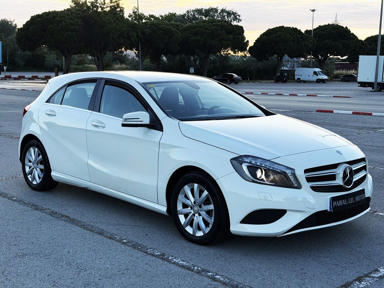 Mercedes Clase A 180d 109cv DCT  con NAVEGADOR, XENON, CAMARA, CUERO  - Foto 1