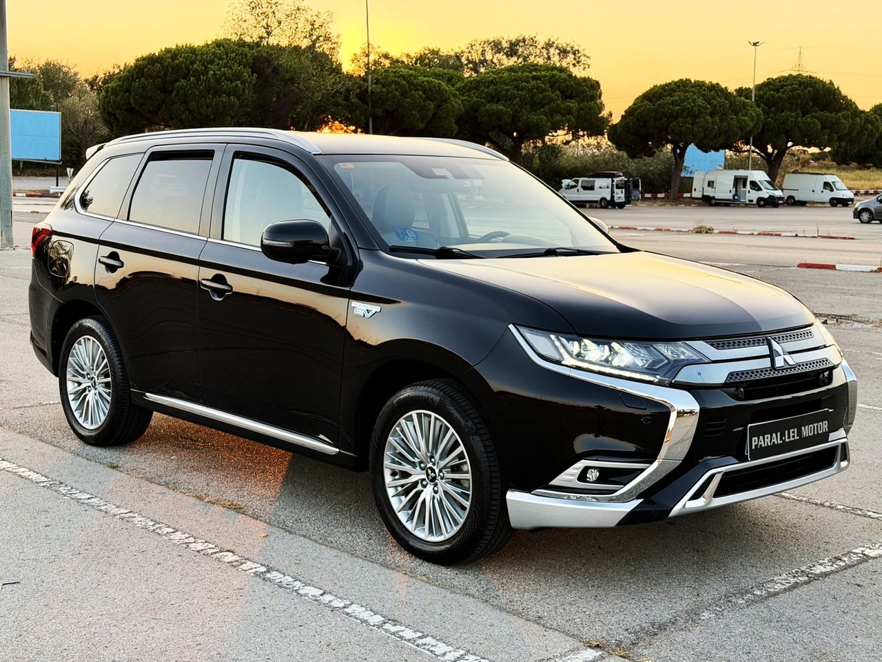 Mitsubishi Outlander PHEV Kaiteki 4WD  - Foto 1