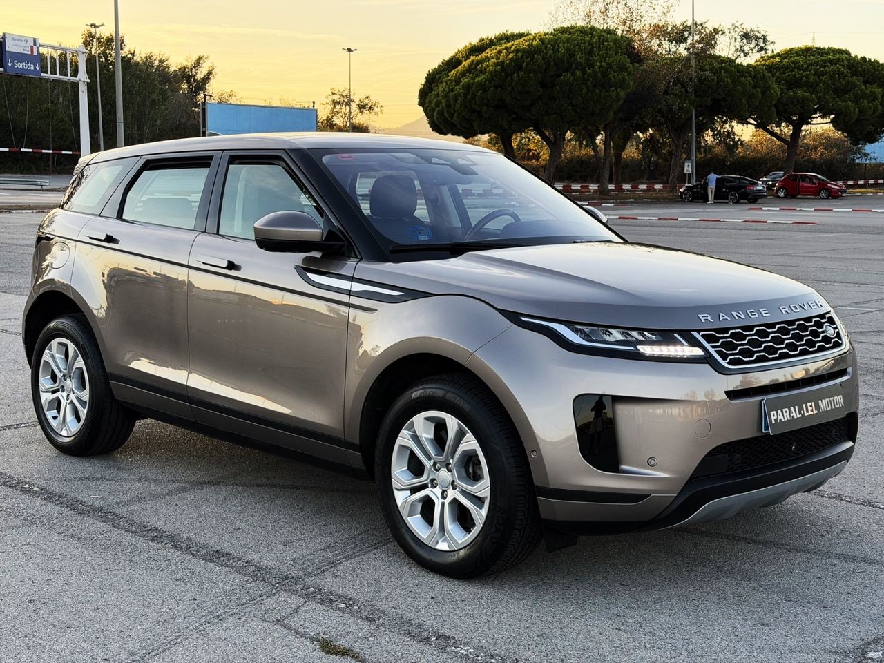 Land-Rover Range Rover Evoque P300e PHEV AWD Auto  - Foto 1